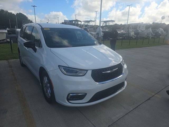 Used 2024 Chrysler Pacifica Touring-L