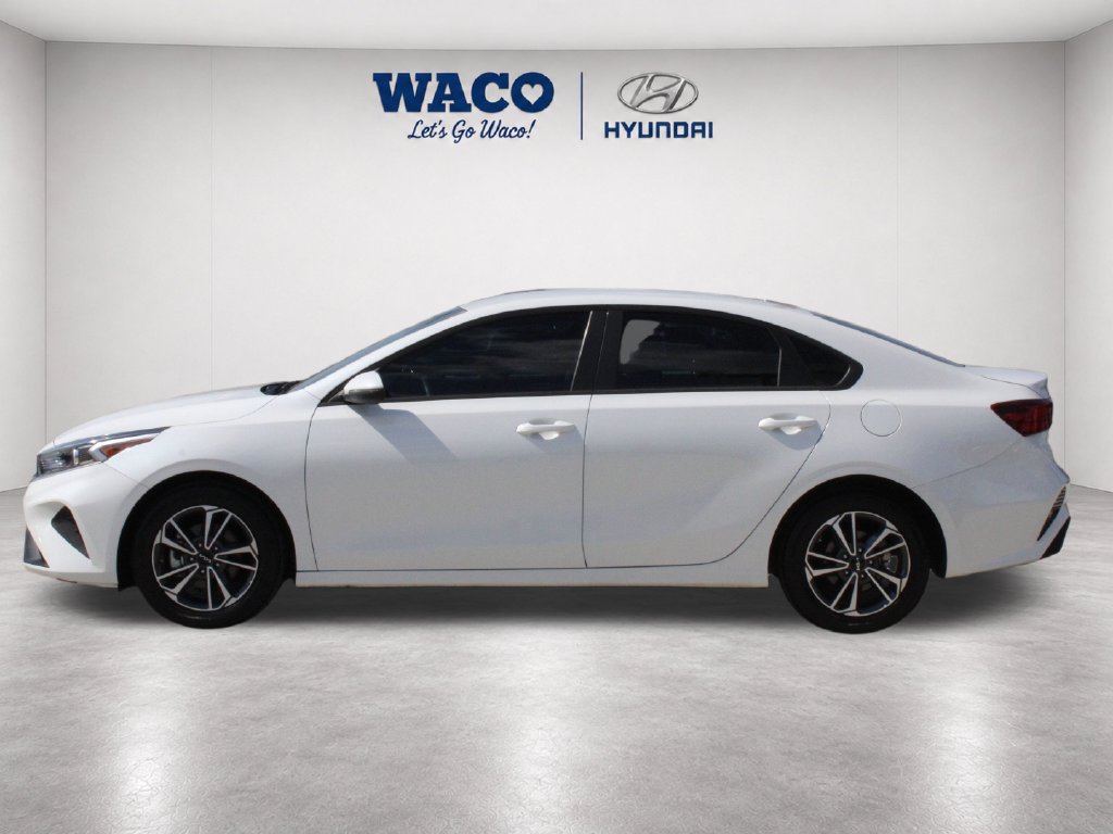 Used 2023 Kia Forte LXS w/ LXS Technology Package FWD image 4