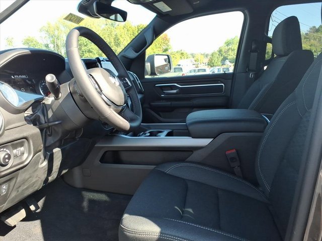 New 2026 RAM 1500 4x4 Crew Cab image 7