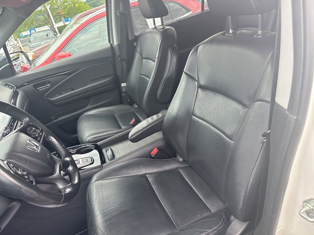 Used 2019 Honda Pilot Touring image 16