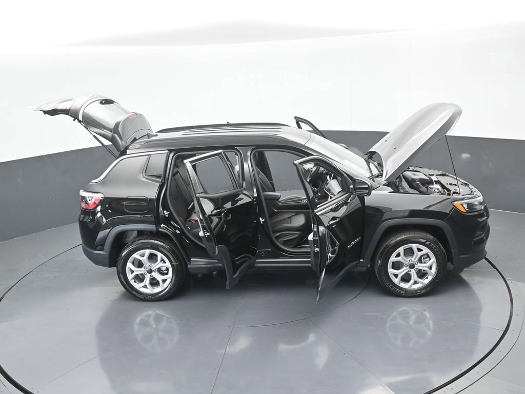 Used 2026 Jeep Compass Latitude AWD/4WD image 63