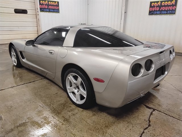 Used 1999 Chevrolet Corvette Coupe RWD image 6