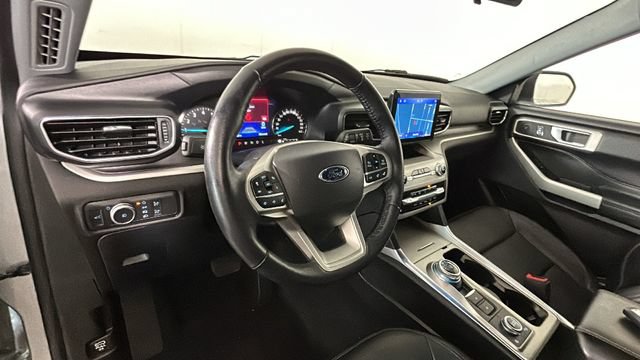 Used 2022 Ford Explorer XLT AWD/4WD image 14