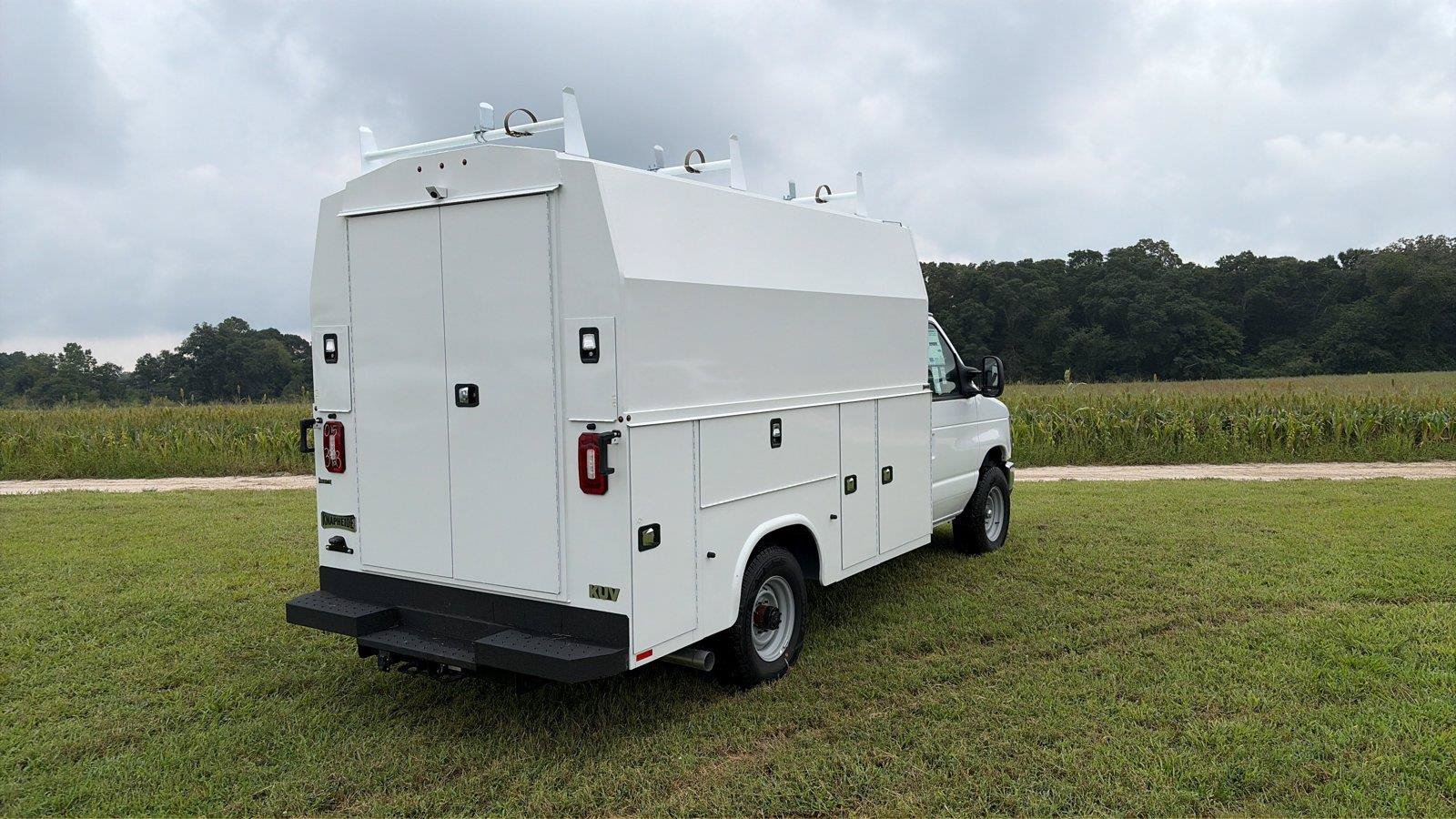 New 2027 Ford E-350 and Econoline 350 Super Duty w/ Power Equipment Group RWD image 5