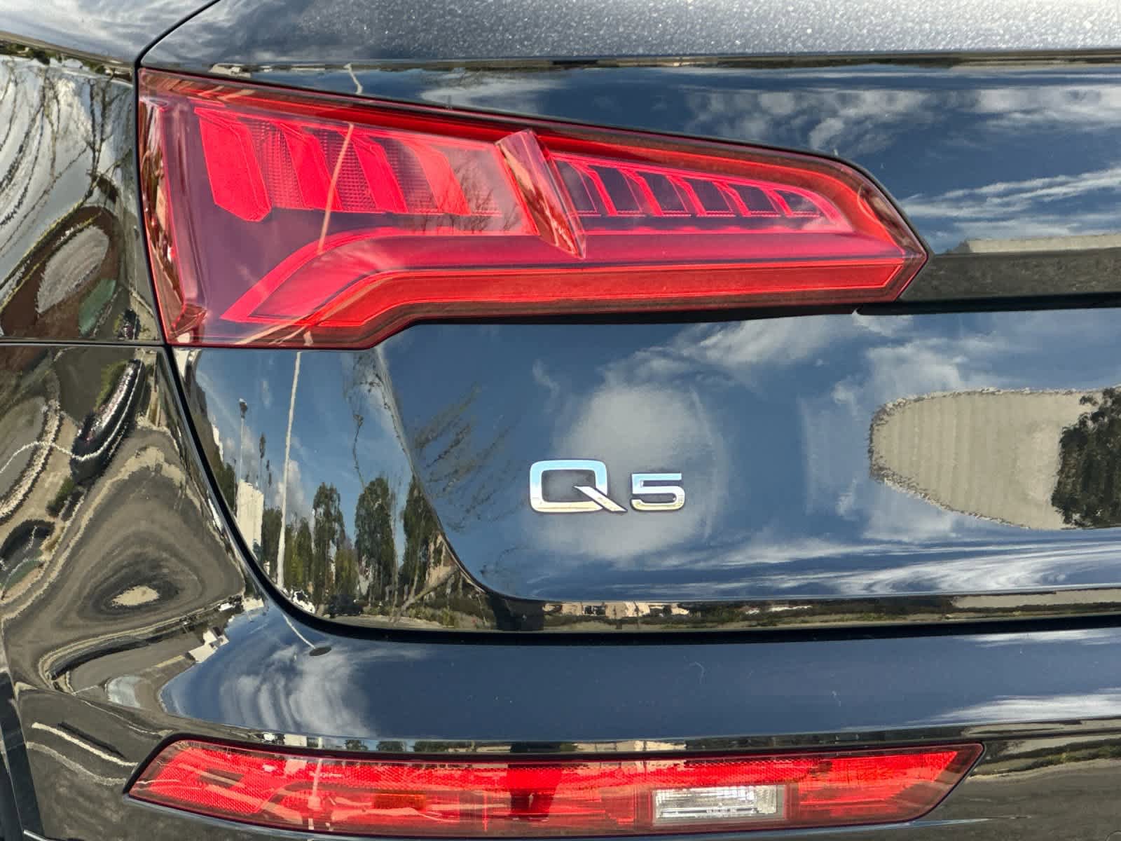 Used 2019 Audi Q5 2.0T Premium Plus w/ Premium Plus Package AWD/4WD image 28