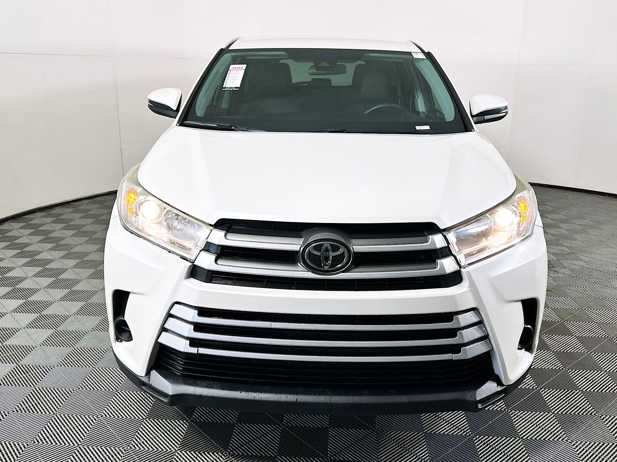 Used 2019 Toyota Highlander LE image 8