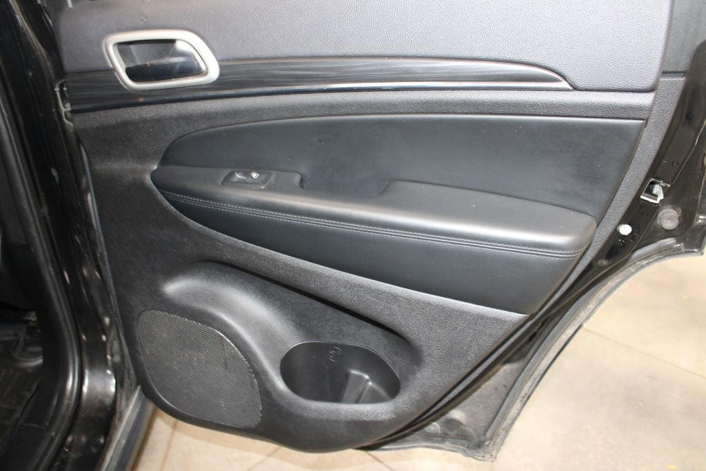 Used 2021 Jeep Grand Cherokee Limited w/ Luxury Group II image 35