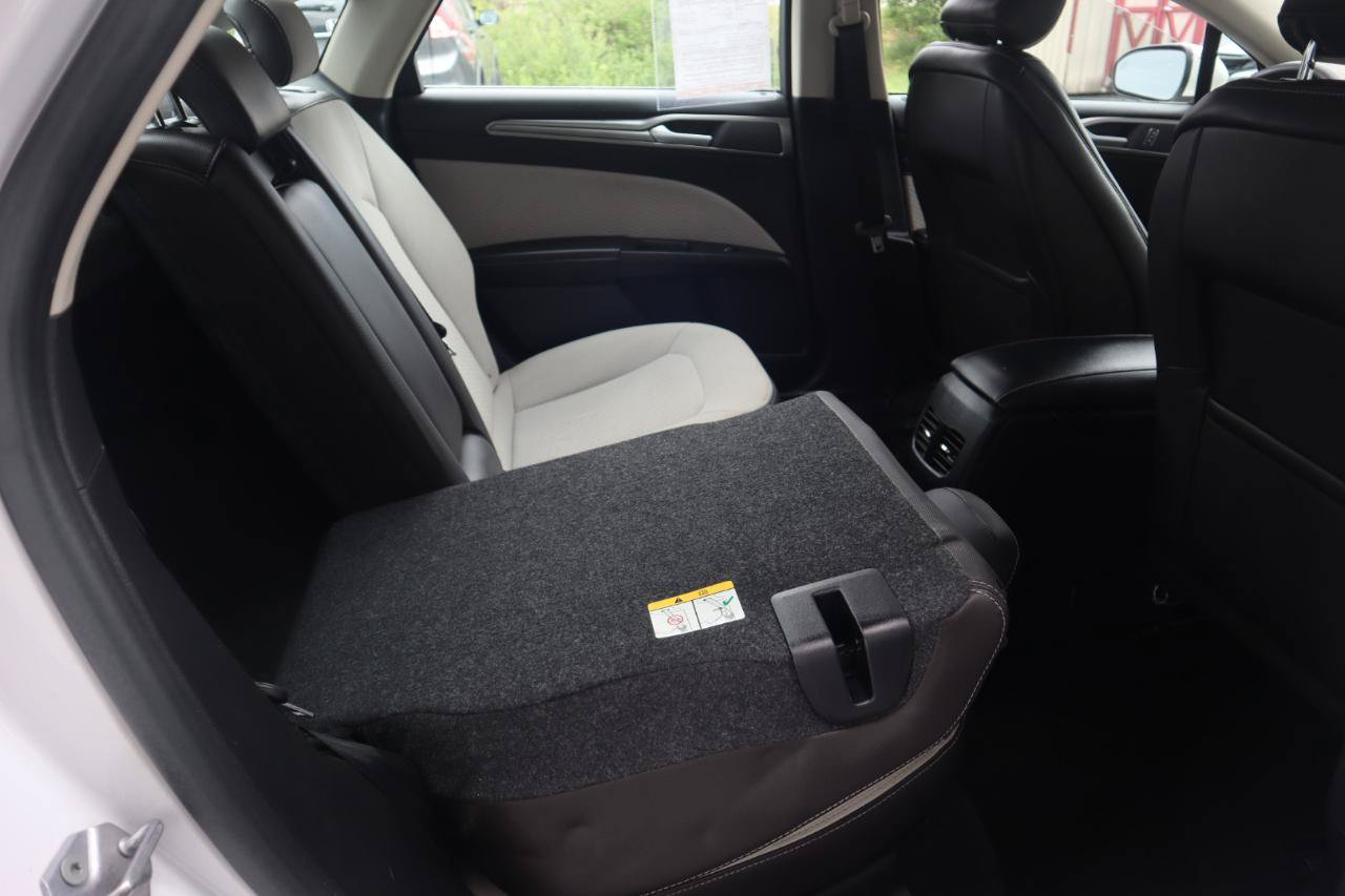Used 2019 Ford Fusion SE w/ Equipment Group 151A FWD image 46
