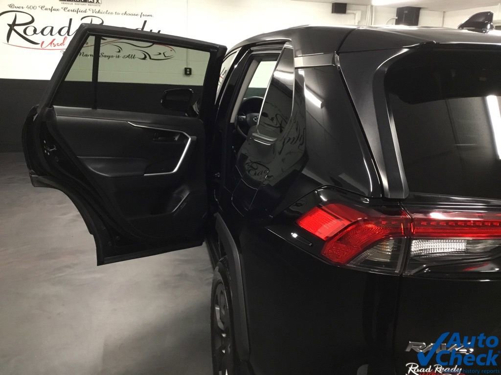 Used 2022 Toyota RAV4 LE AWD/4WD image 27