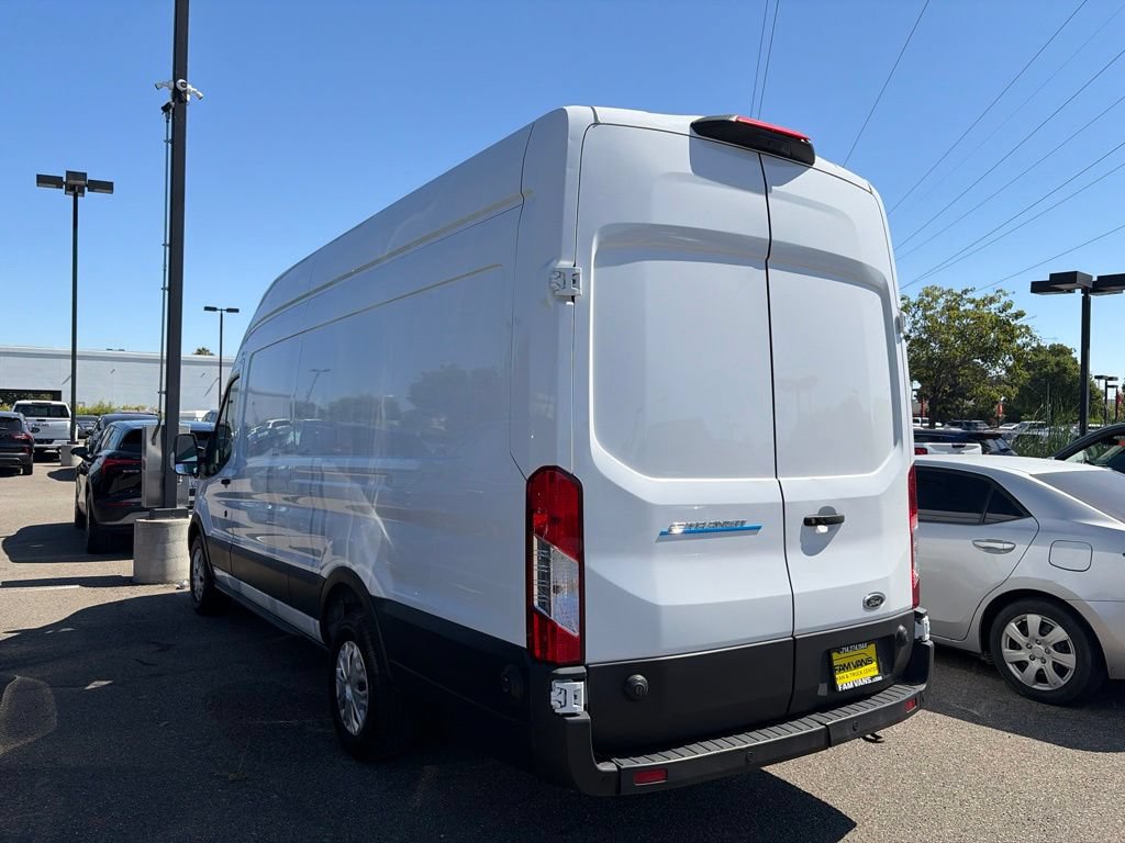 Used 2022 Ford E-Transit 148 High Roof Extended RWD image 4