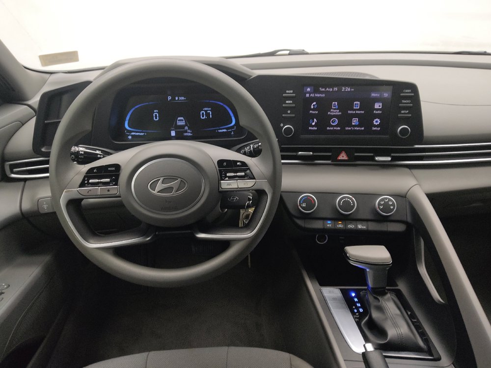 Used 2025 Hyundai Elantra SE FWD image 22