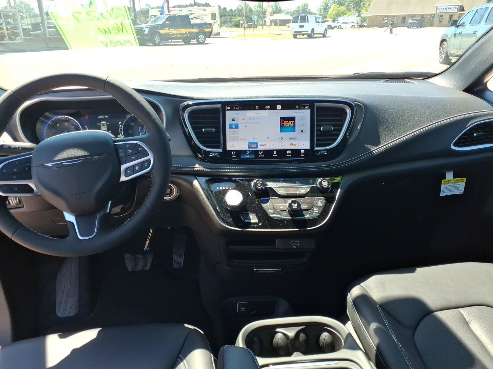 New 2027 Chrysler Pacifica Select FWD image 9