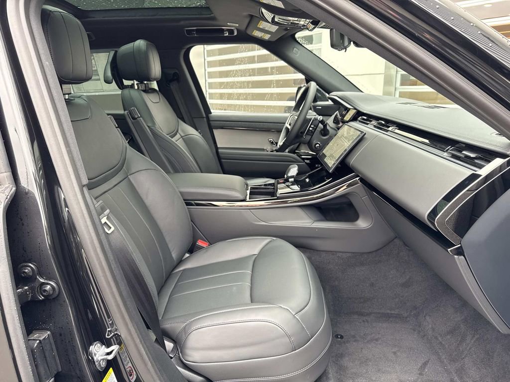New 2026 Land Rover Range Rover Sport Dynamic SE AWD/4WD image 10