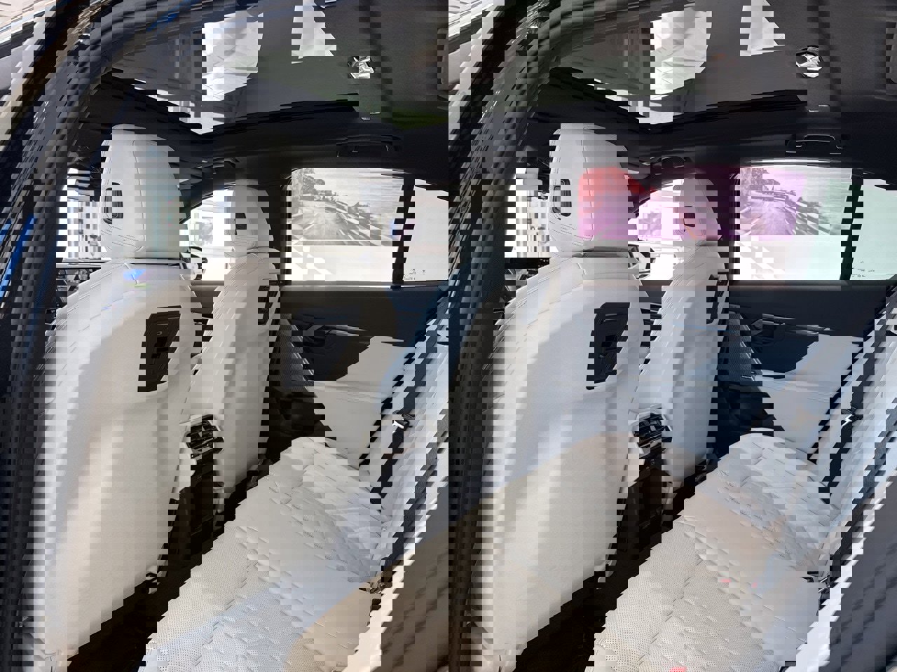 Certified 2025 BMW 530i xDrive 530i xDrive w/ Premium Package image 44