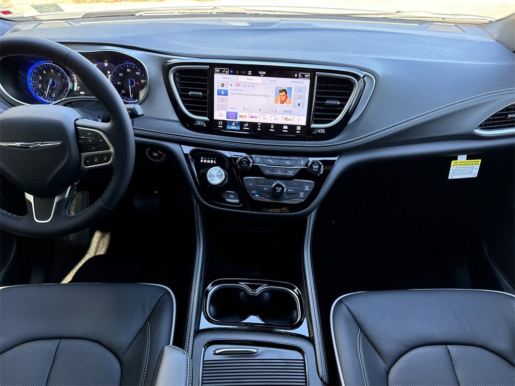 New 2026 Chrysler Pacifica Limited image 16