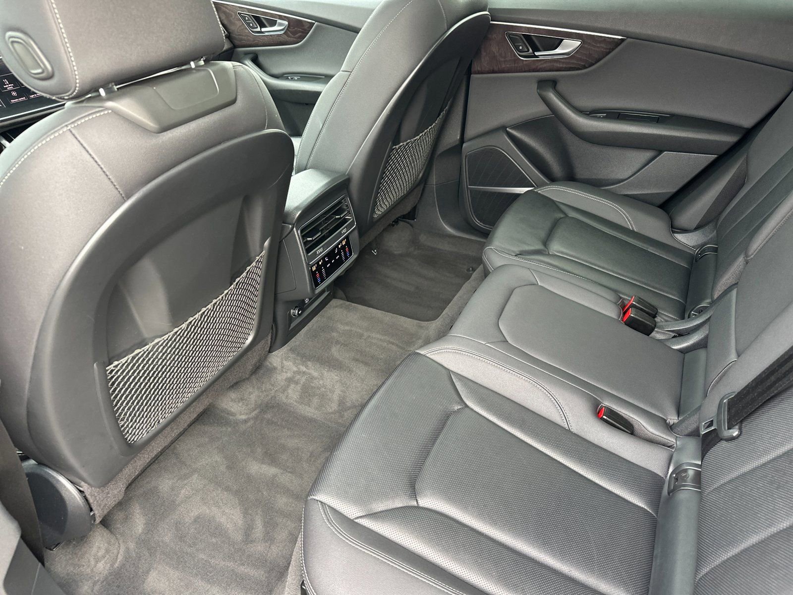 Used 2019 Audi Q8 Premium Plus w/ Premium Plus image 14