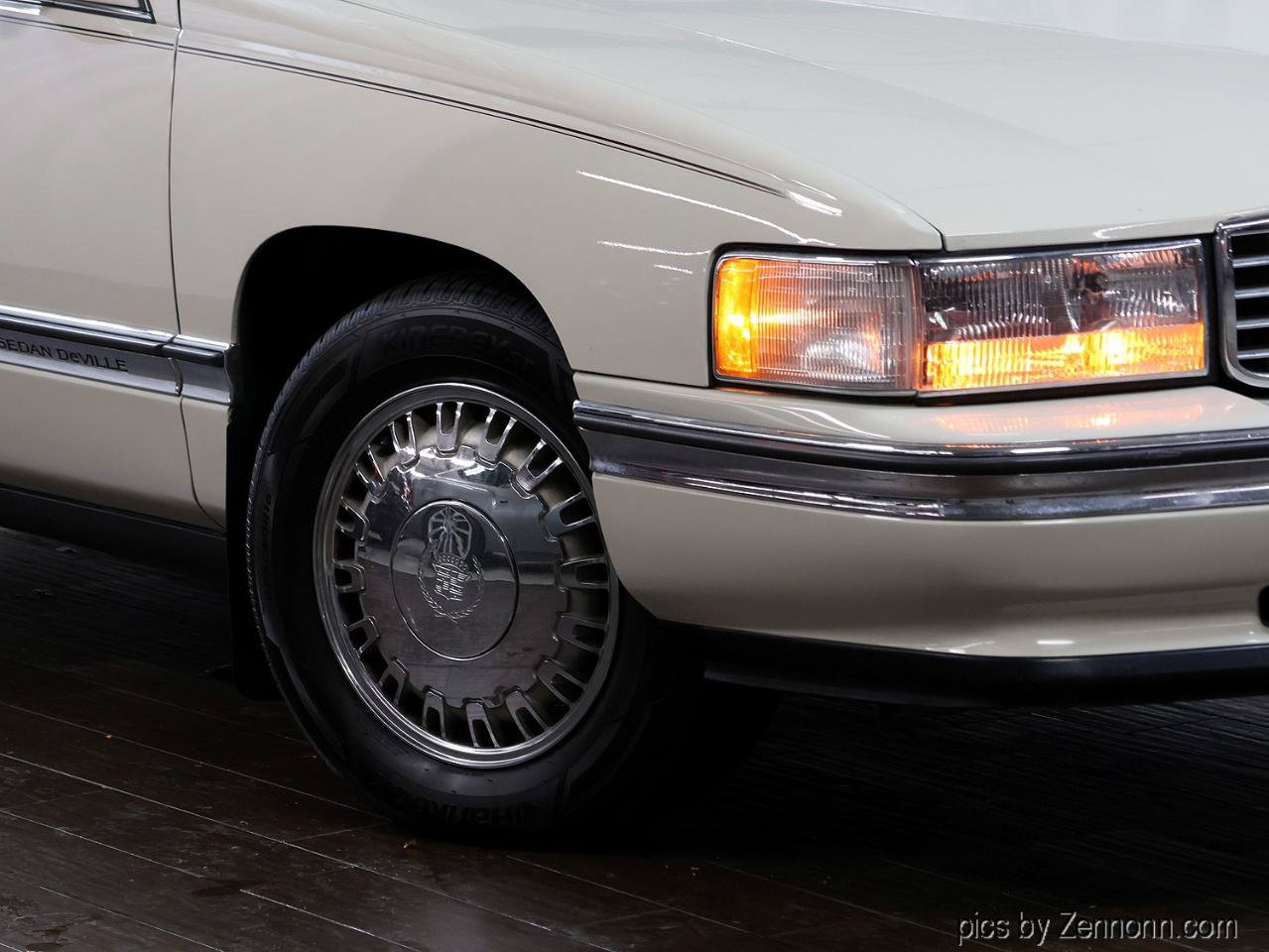 Used 1996 Cadillac De Ville Sedan FWD image 3