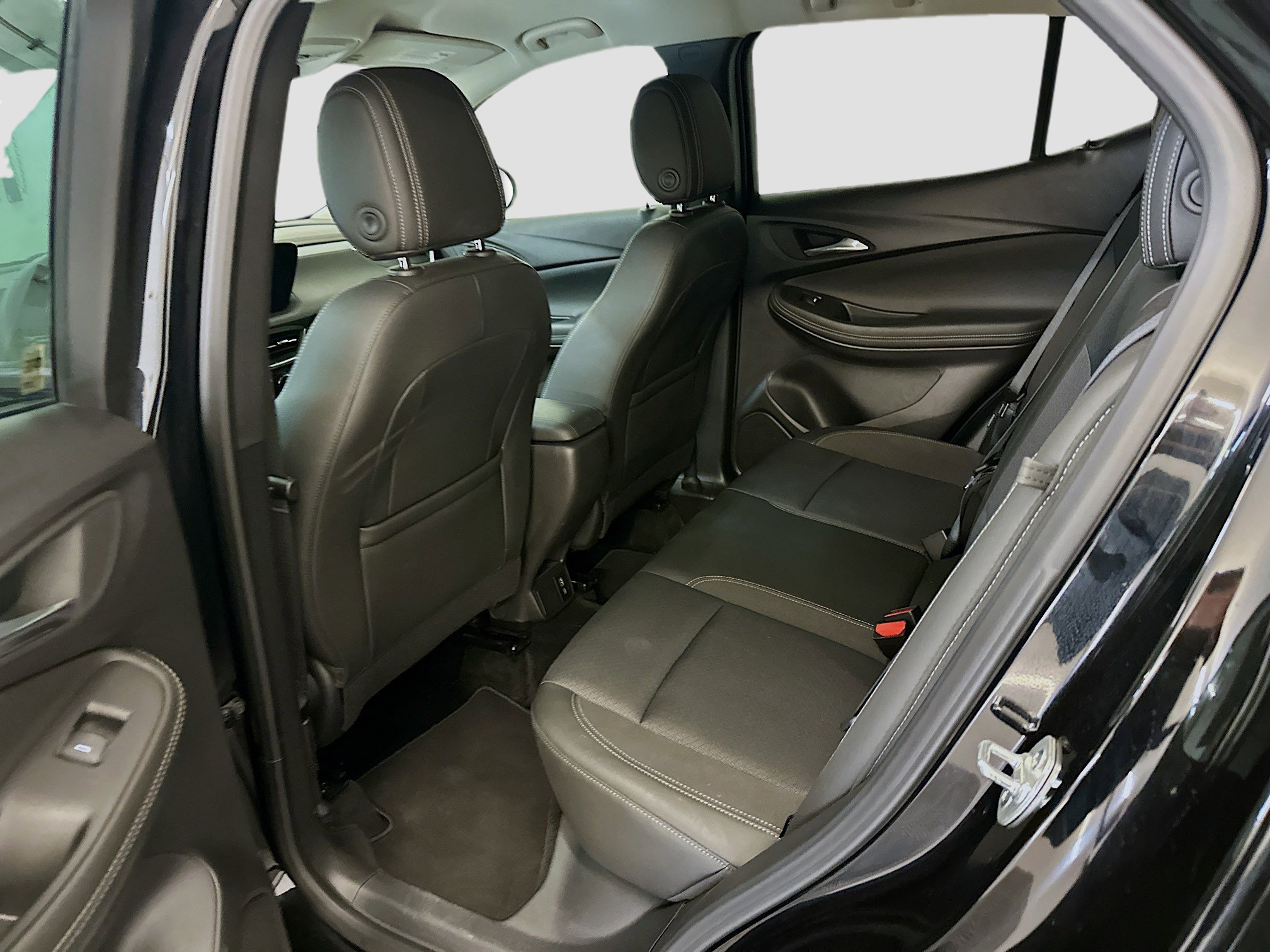 Used 2025 Buick Encore GX Preferred image 28