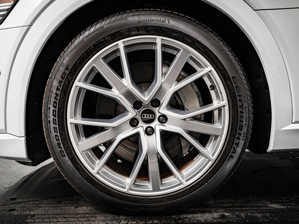 Used 2021 Audi e-tron Prestige w/ Prestige Package image 13
