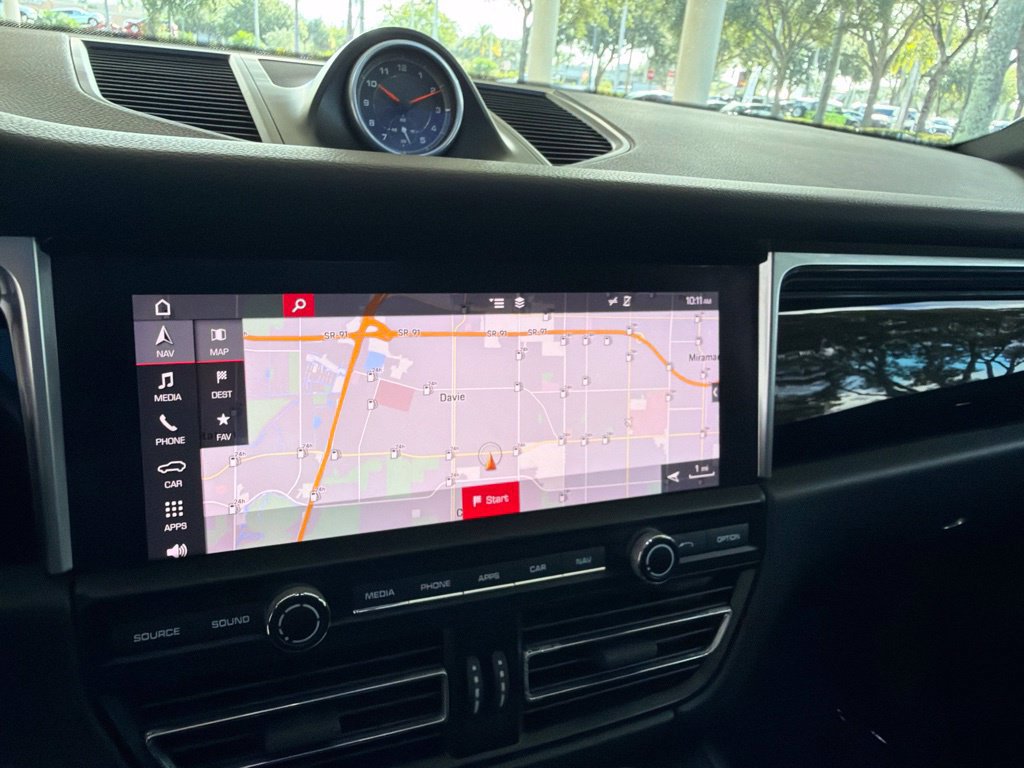 Used 2019 Porsche Macan AWD/4WD image 41