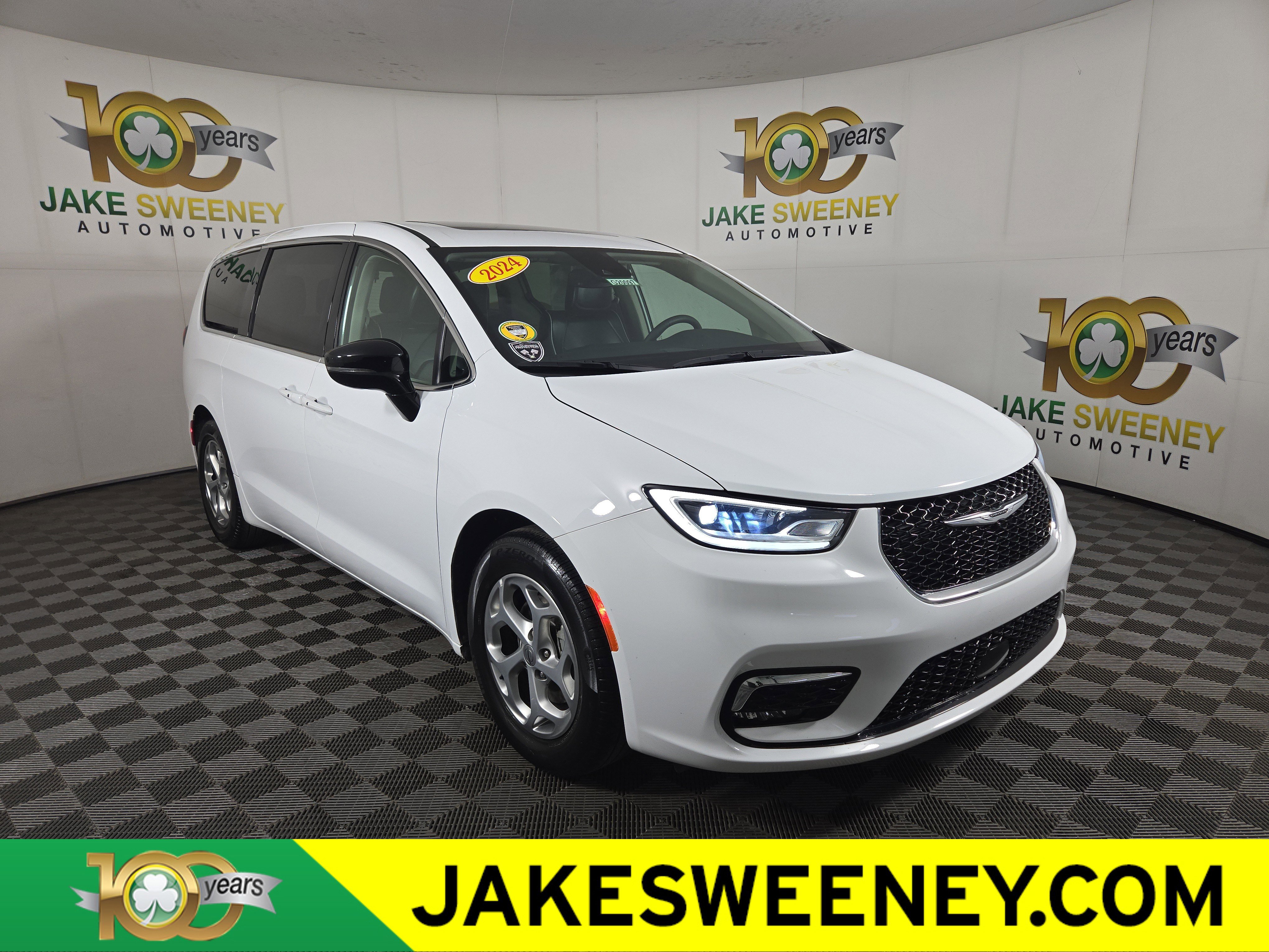 Used 2024 Chrysler Pacifica Limited