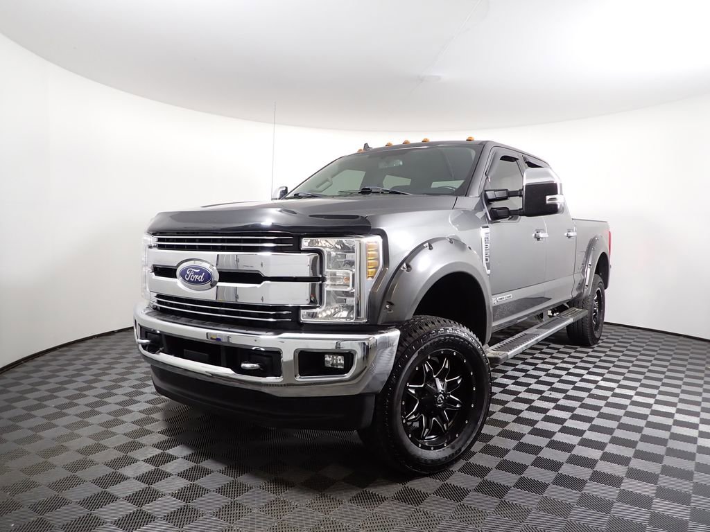 Used 2019 Ford F350 Lariat w/ Chrome Package image 2