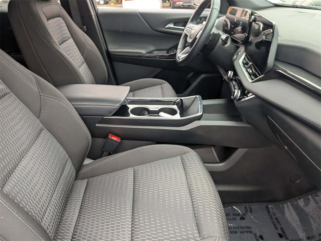 Used 2025 Chevrolet Equinox LT image 32