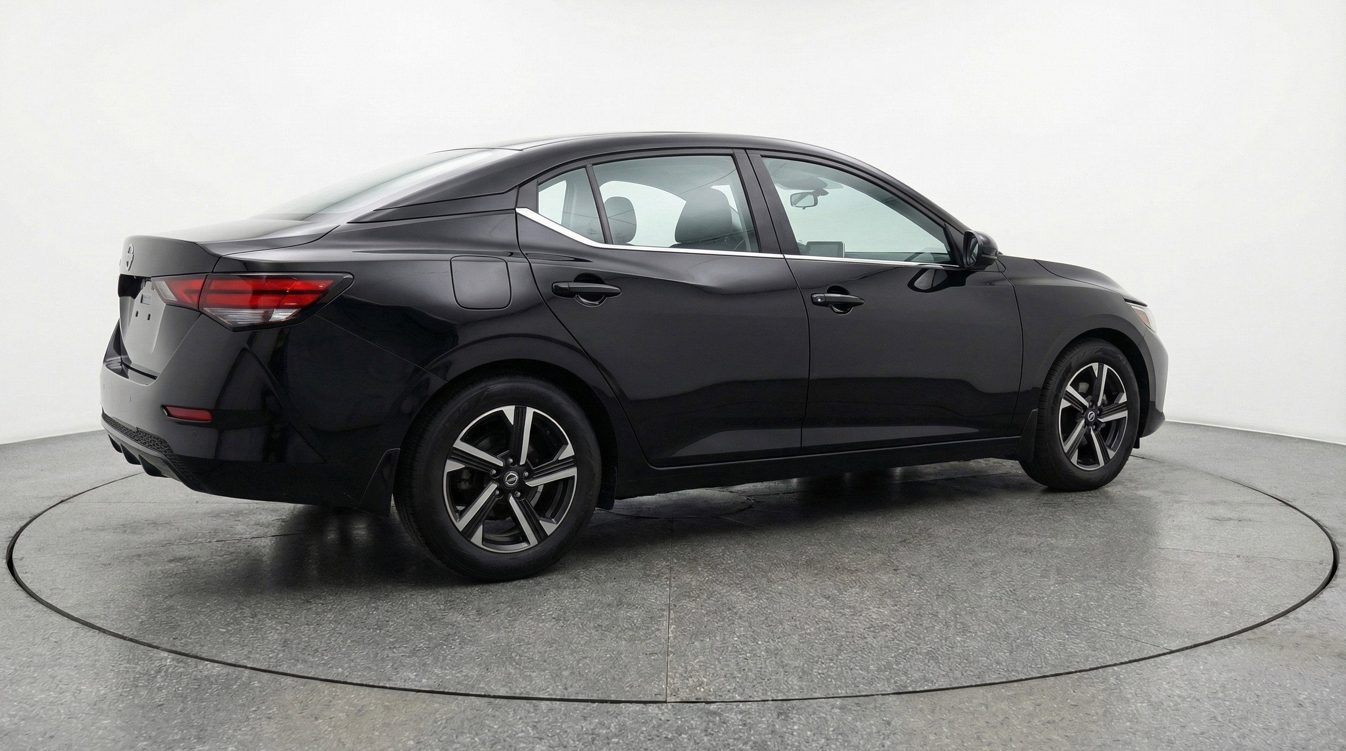 Used 2025 Nissan Sentra SV FWD image 9