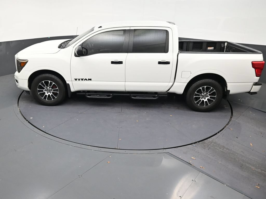 Used 2021 Nissan Titan SV w/ SV Convenience Package RWD image 12