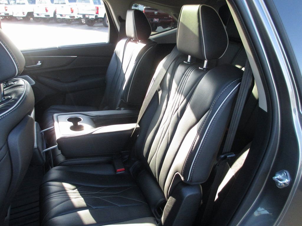 Used 2025 Acura MDX w/ Advance Package image 18