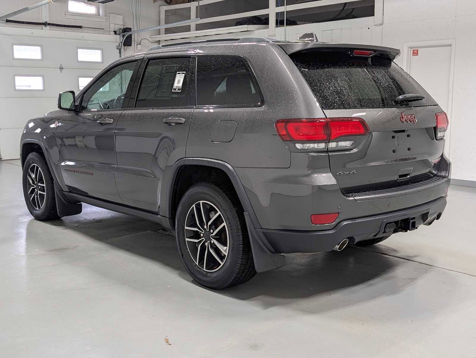 Used 2019 Jeep Grand Cherokee Trailhawk AWD/4WD image 10