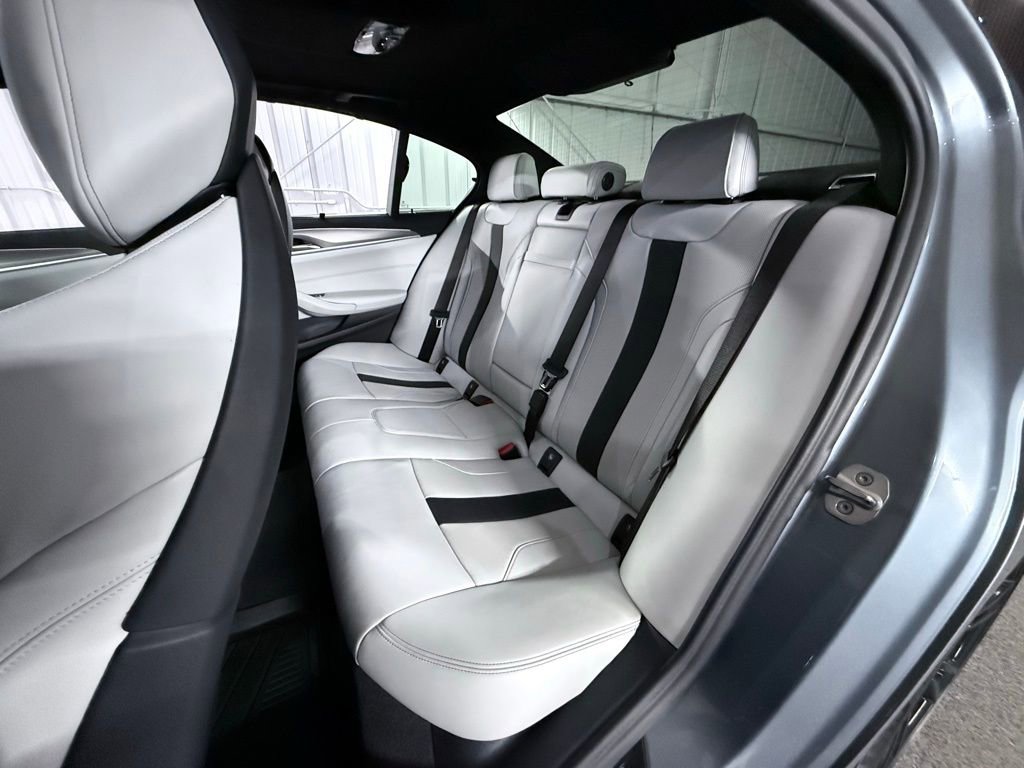 Used 2020 BMW M5 w/ Executive Package image 21