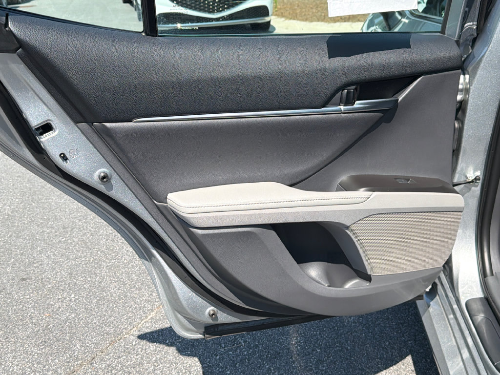 Used 2021 Toyota Camry XLE FWD image 23
