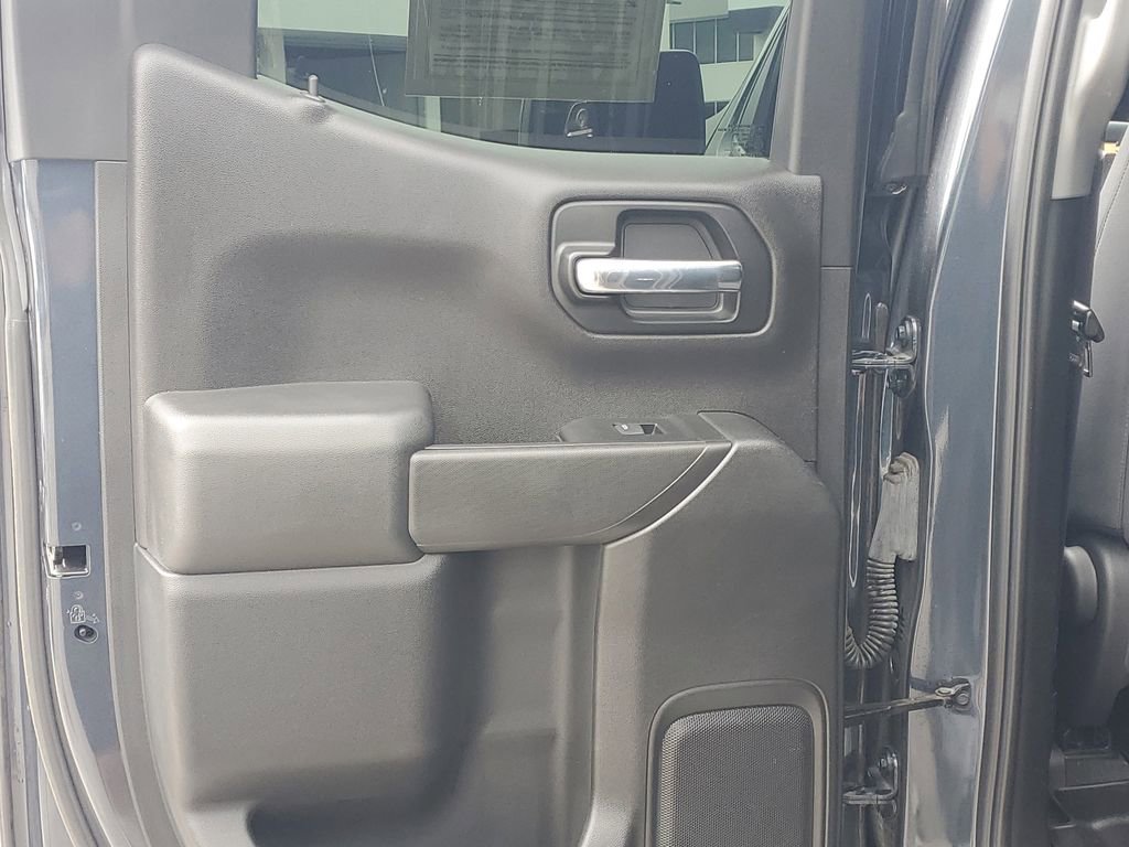 Used 2020 Chevrolet Silverado 1500 Custom w/ Custom Value Package image 11