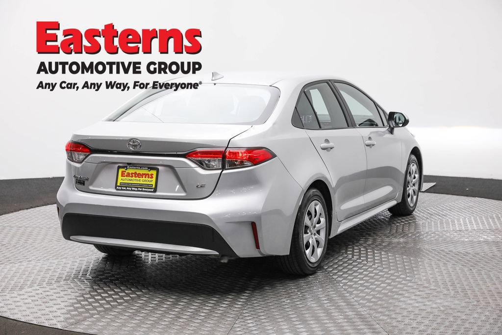 Used 2022 Toyota Corolla LE FWD image 5