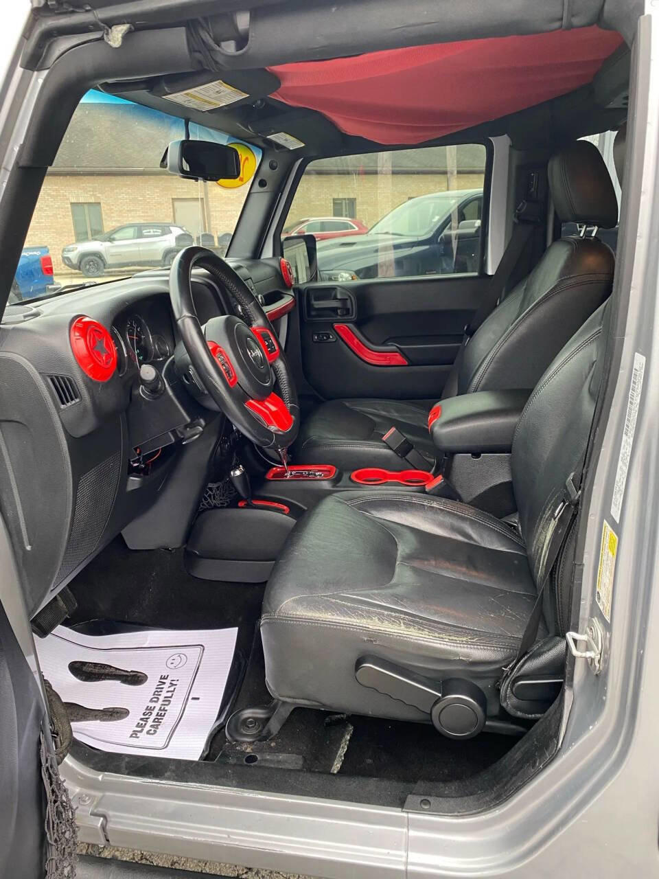 Used 2015 Jeep Wrangler Unlimited Sahara w/ Connectivity Group image 7