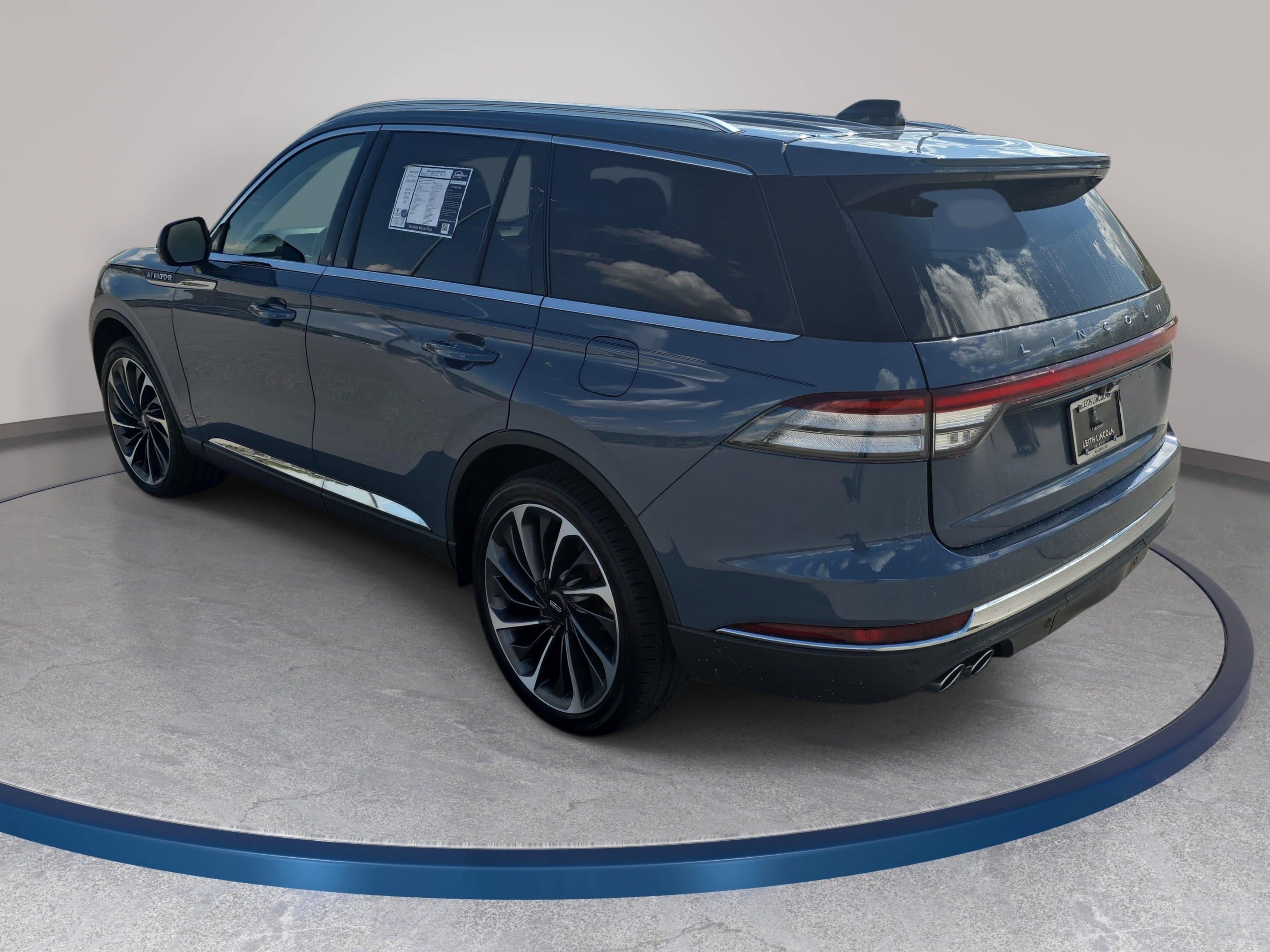 Certified 2025 Lincoln Aviator Reserve w/ Equipment Group 201A AWD/4WD image 7