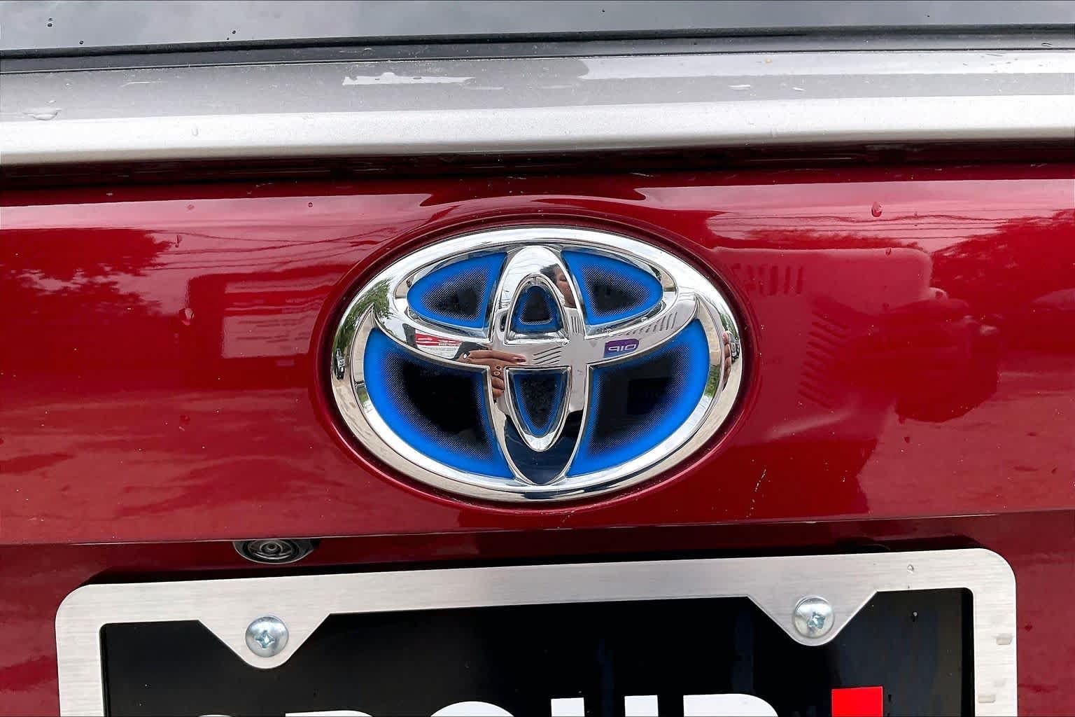Used 2024 Toyota RAV4 Limited AWD/4WD image 29