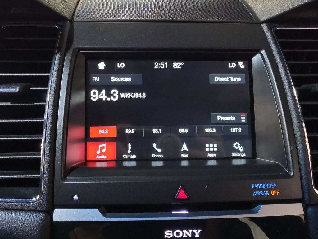 Used 2018 Ford Taurus Limited w/ Driver Assist Package FWD image 12