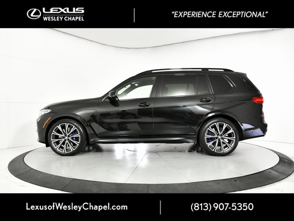 Used 2022 BMW X7 M50i w/ Luxury Seating Package image 10