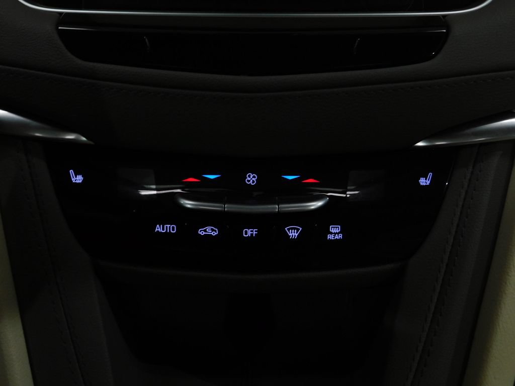Used 2021 Cadillac XT5 Premium Luxury AWD/4WD image 41