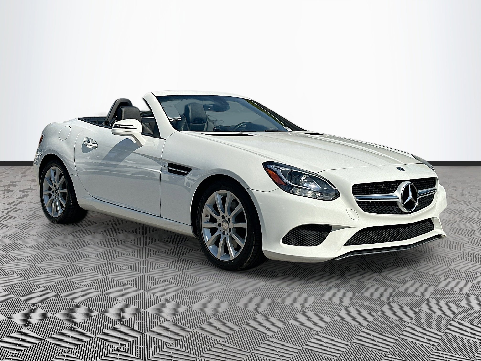 Used 2019 Mercedes-Benz SLC 300 SLC 300 image 1