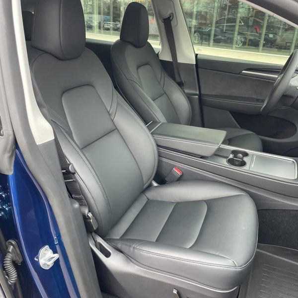 Used 2024 Tesla Model Y Performance image 10