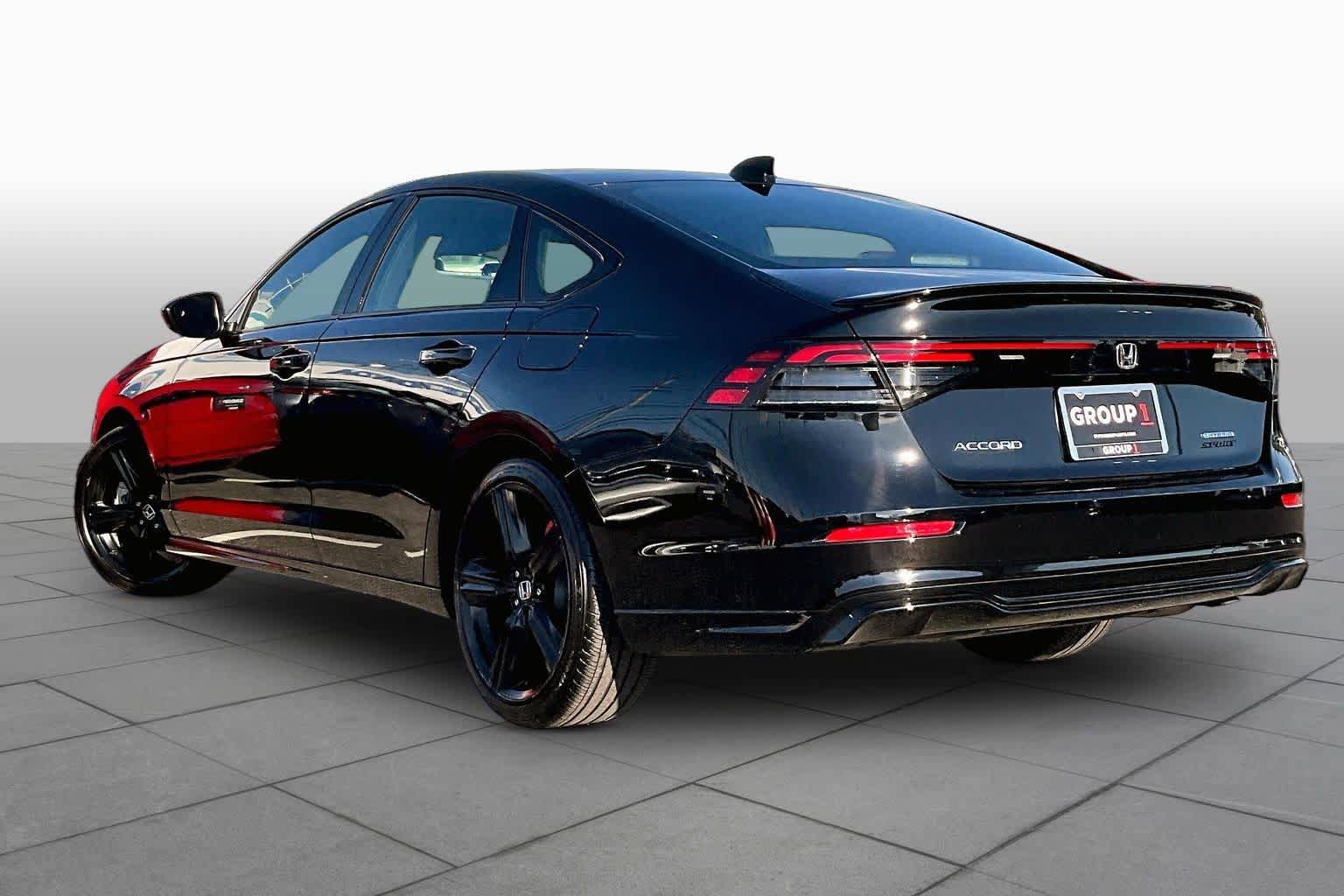 Used 2025 Honda Accord Sport image 12