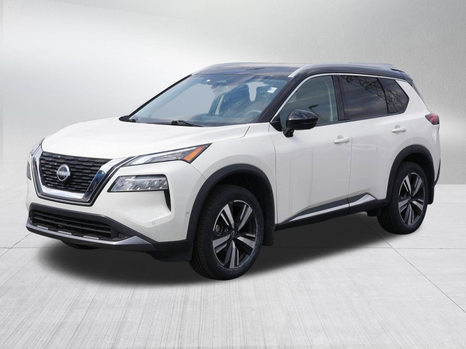 Used 2023 Nissan Rogue SL w/ SL Premium Package image 3