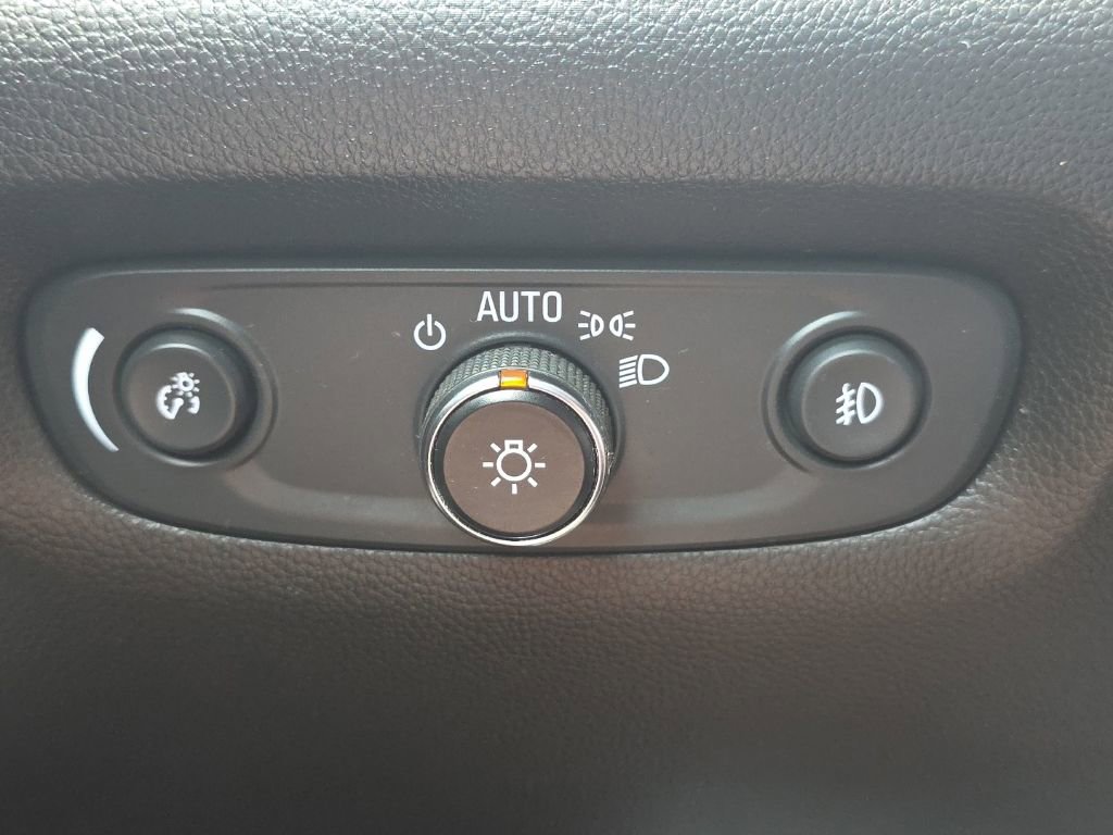 Used 2021 Chevrolet Traverse RS AWD/4WD image 24