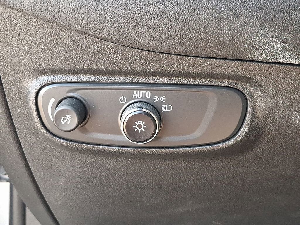 Used 2023 Chevrolet Equinox LS w/ Driver Confidence II Package image 28