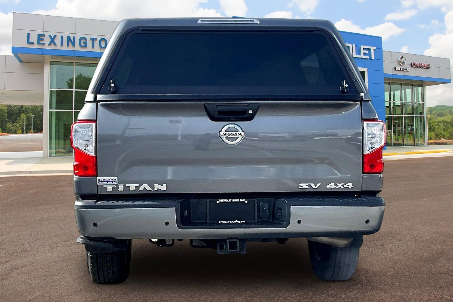 Used 2020 Nissan Titan SV w/ SV Convenience Package image 4