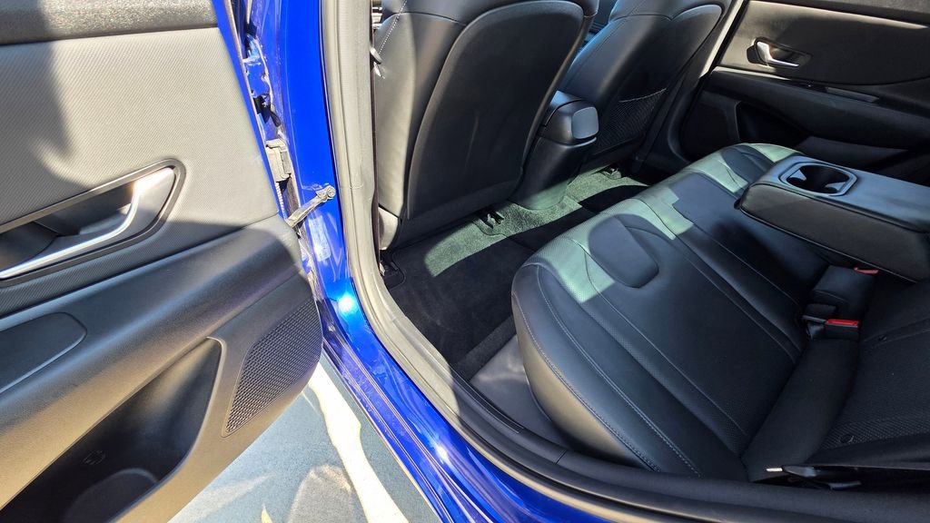 Used 2023 Hyundai Elantra Limited image 20