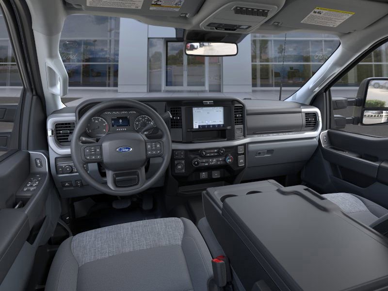New 2025 Ford F550 4x4 Crew Cab w/ XLT Value Package image 9